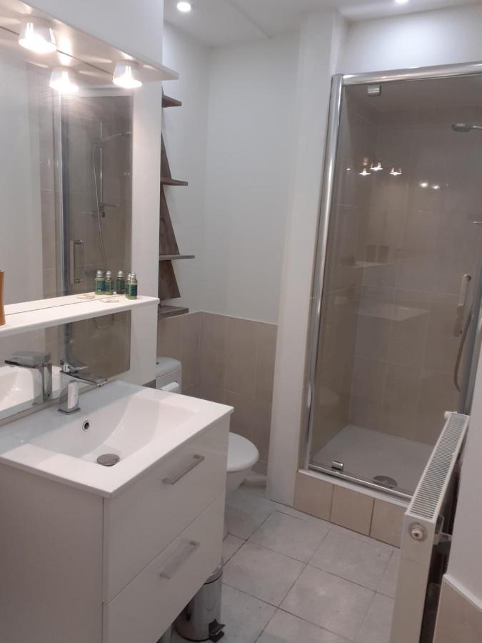 Studio En Plein Centre Ville - 2 A 4 Personnes Tence Eksteriør bilde